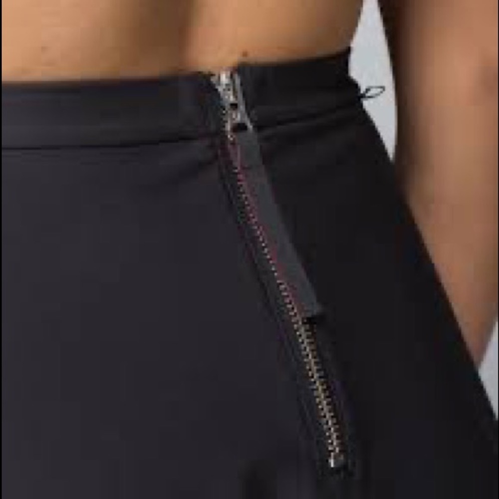 Lululemon good to go skirt rare and comfortable size 2 - Picture 5 of 10